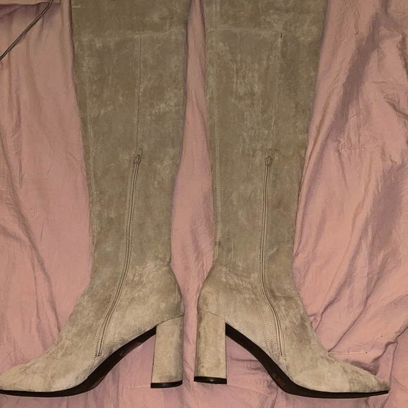 Jeffrey Campbell Suede Boot. - Picture 10 of 10